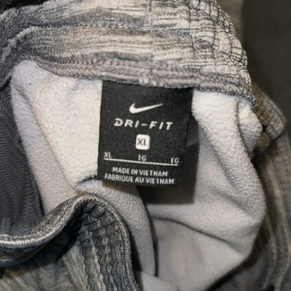 Nike sweatpants - Picture 3 of 3